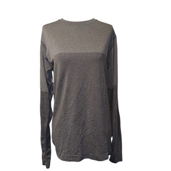 Vuori Seamless Men's Long Sleeve Current Tech Performance Tee - Picture 5 of 8
